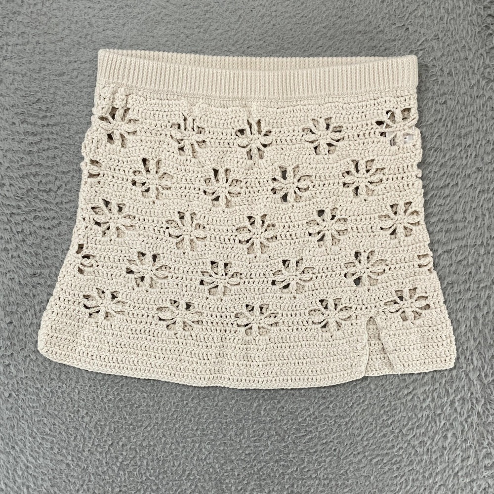 L.A. Hearts Crochet Mini Skirt Size Small Cream Floral Beach Cover Up Boho Pool